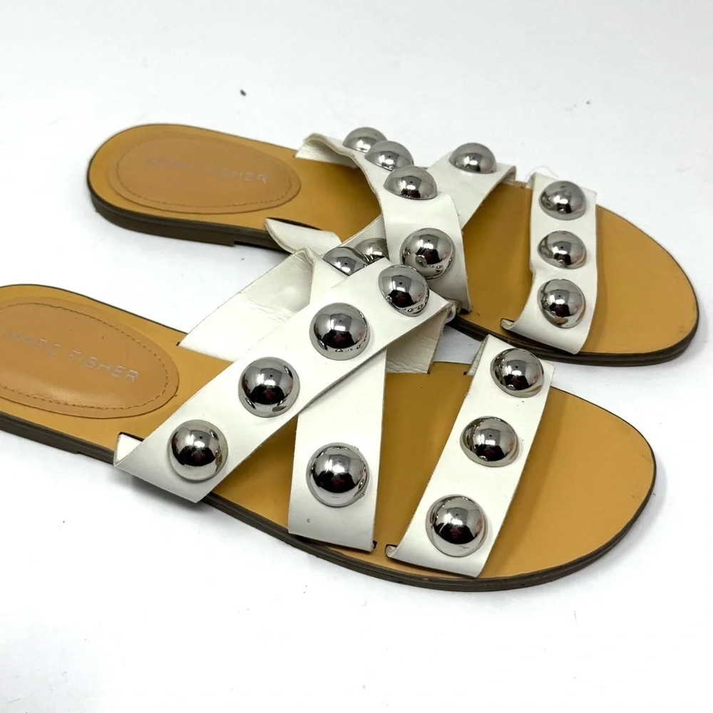 Marc Fisher Bryte 2 White Slide Sandals Silver Studs Women Sz 7.5 - Picture 3 of 6